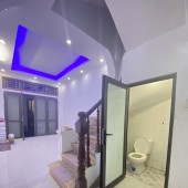 Cho thuê nhà nguyên căn tại 762 Phố Bạch Đằng, ô tô gần, 35m² x 5 tầng,  5N, 4 WC13.5 triệu/th.
